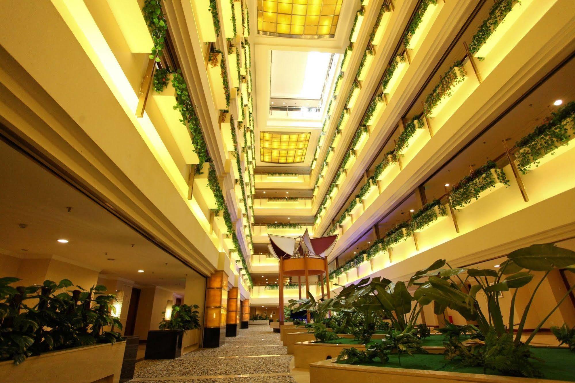 Shenzhen Dongmen Metropark Suites Hotel מראה חיצוני תמונה