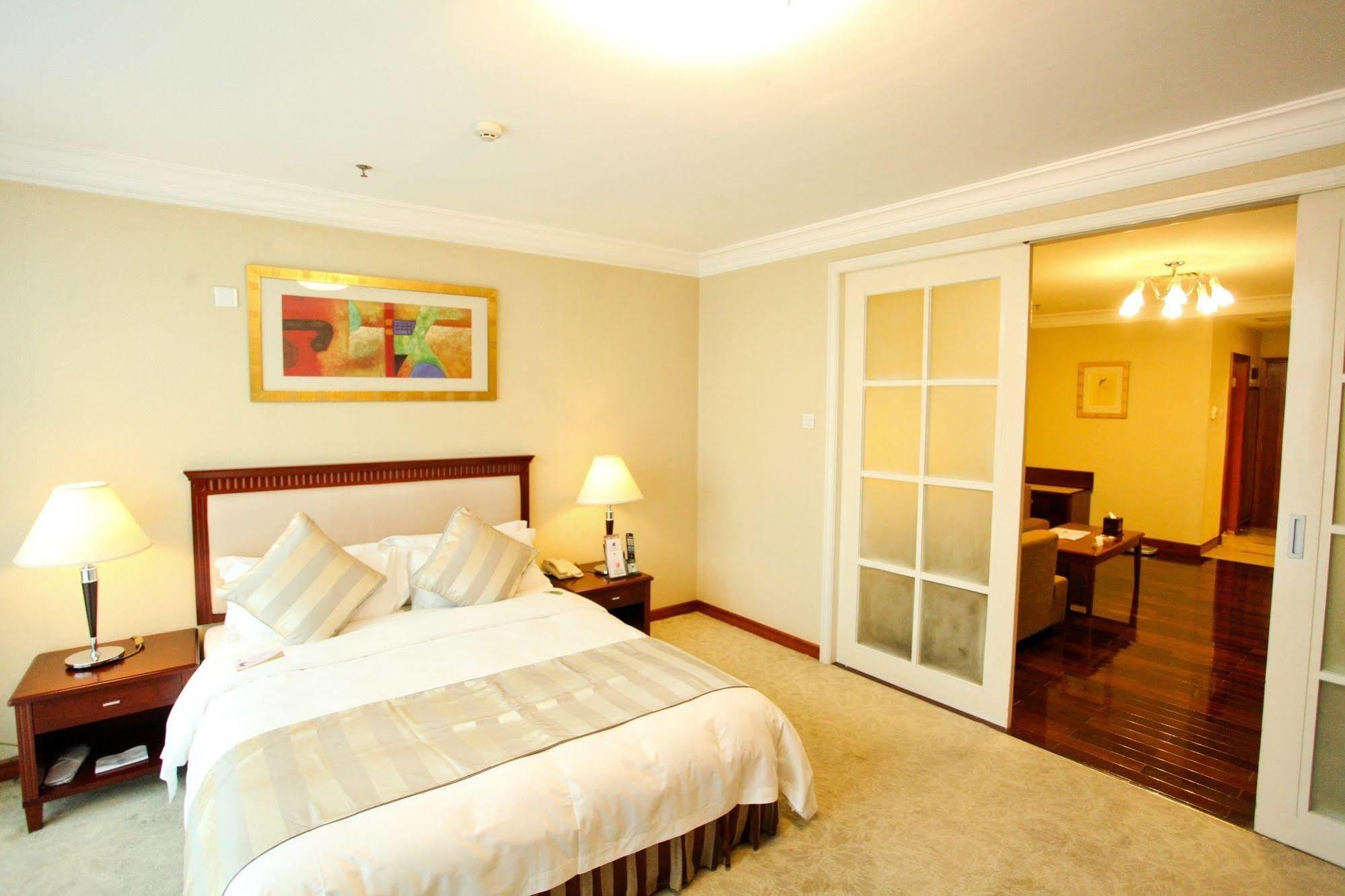 Shenzhen Dongmen Metropark Suites Hotel מראה חיצוני תמונה
